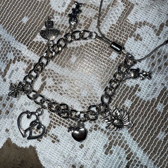 Handmade Beautiful “Teacher Appreciation” Silver Charm Bracelet - Picture 2 of 8